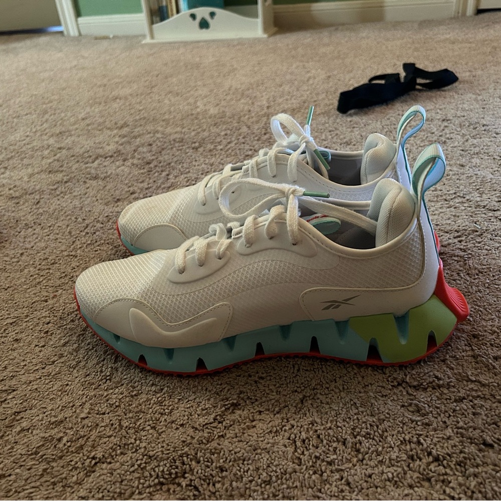 Reebok woman’s tennis shoes
